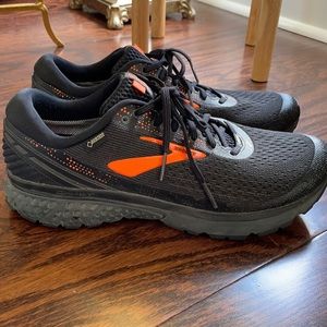 Brooks Ghost GTX